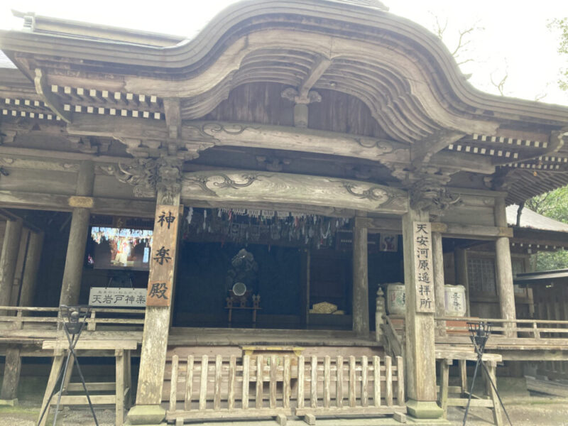天岩戸神社の神楽殿